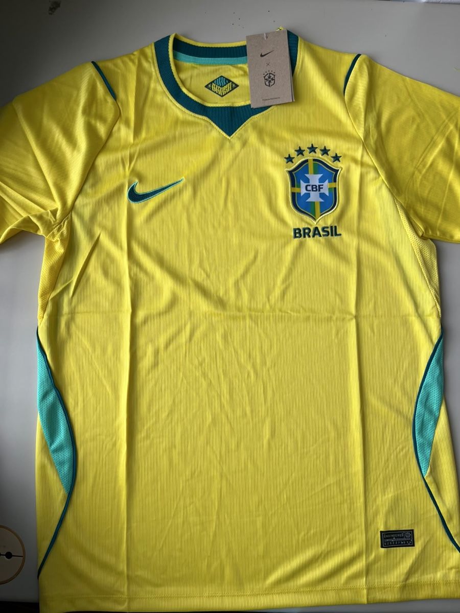 Leibchen & Hosen: Brazil Trikot Grösse L – Neu und originalverpackt aus Biel/Bienne von Husseinsheikho