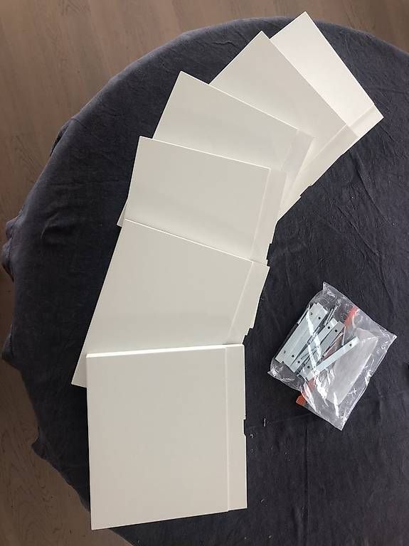 Letti: 6 Tablars pour tête de lit IKEA Mandal – Usato da Belfaux venduto da ann_mn5t 1