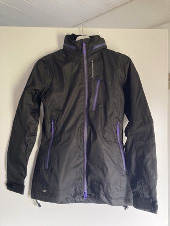 4F Damen Regenjacke Aquatech 2000, Grösse S, Schwarz💜