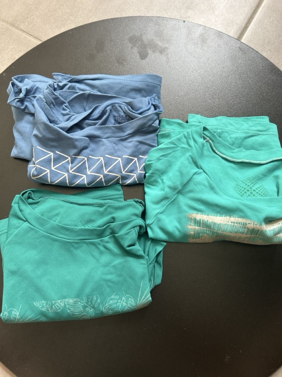 Camicie, T-shirt & Polo: Tee-shirts 9-10 ans Track & Field UV TECH vert bleu – Usato da Lausanne venduto da non_ptb6