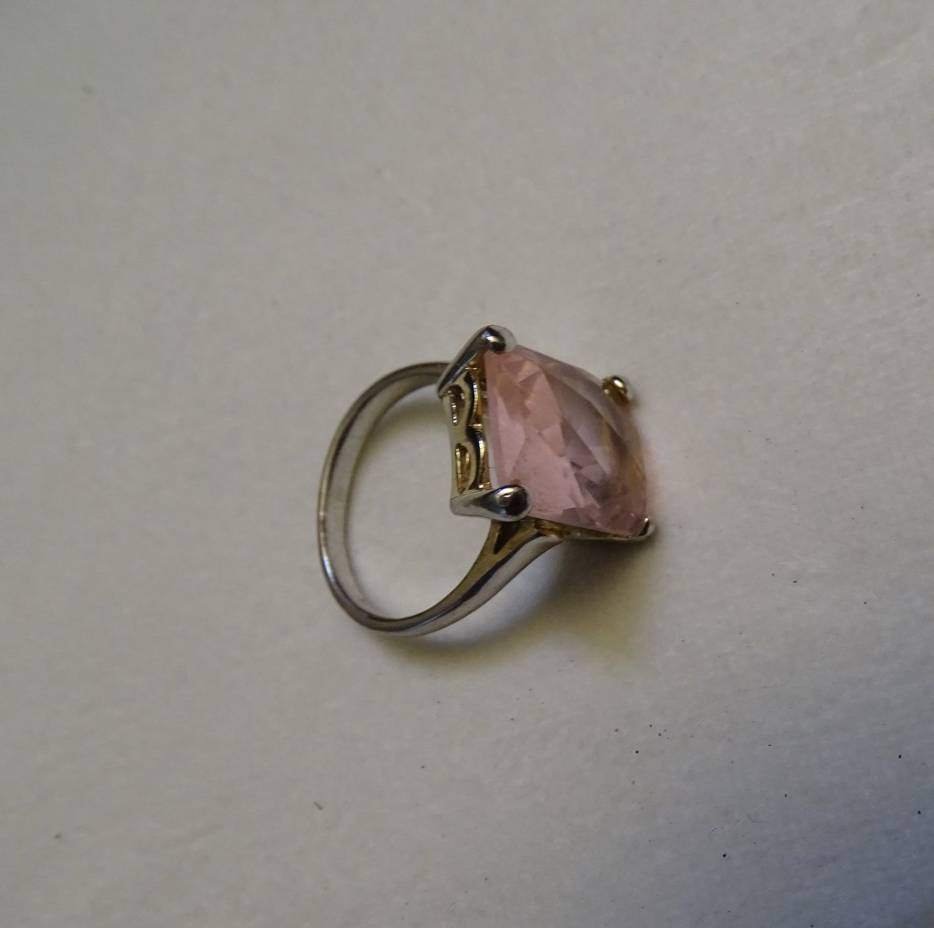 Anelli: ***TOP*** Ring mit Rosa Stein ***TOP*** – Usato da Zofingen venduto da Felix459 1