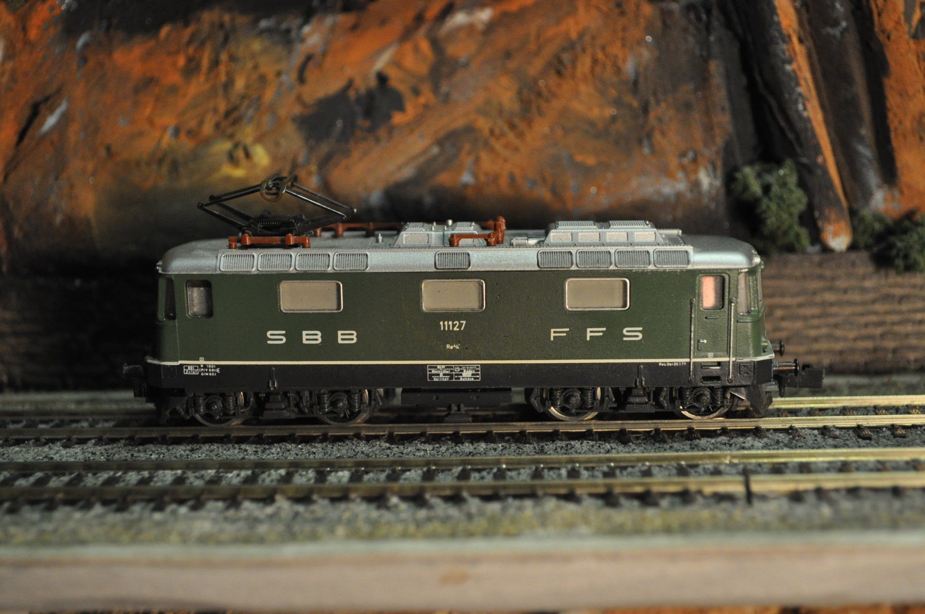 Trix Modellini di ferrovie: Minitrix SBB Re 4/4 11127 – Usato da Lauerz venduto da erevum91