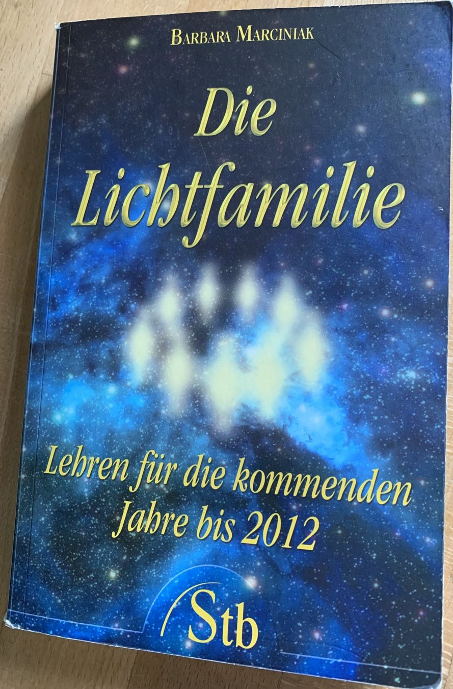 Libri: Buch - BARBARA MARCINIAK DIE LICHTFAMILIE – Usato da Birsfelden venduto da Emporio82