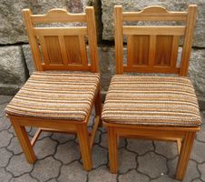 2 Stühle