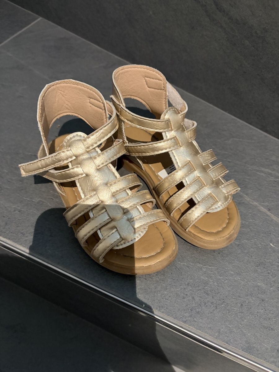 Scarpe per ragazze: Mädchen Sandalen Gr. 26 Gold – Usato da Frauenkappelen venduto da SSCN01