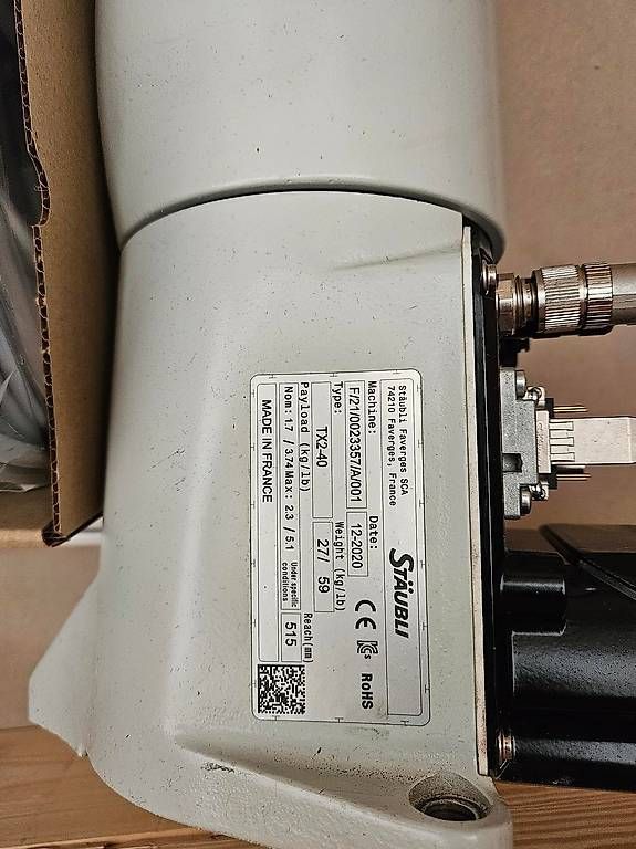 Tutte le macchine: Robot 6 axes Stäubli TX2-40 CS9 – Usato da Les Genevez JU venduto da LCRE 2