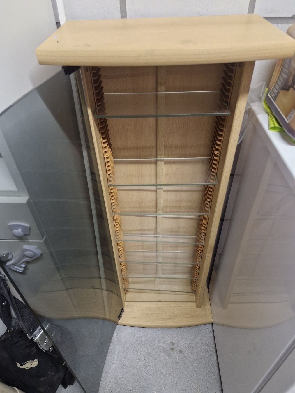 Vitrinen: Vitrine – Gebraucht aus Detligen von ValentinoV 2