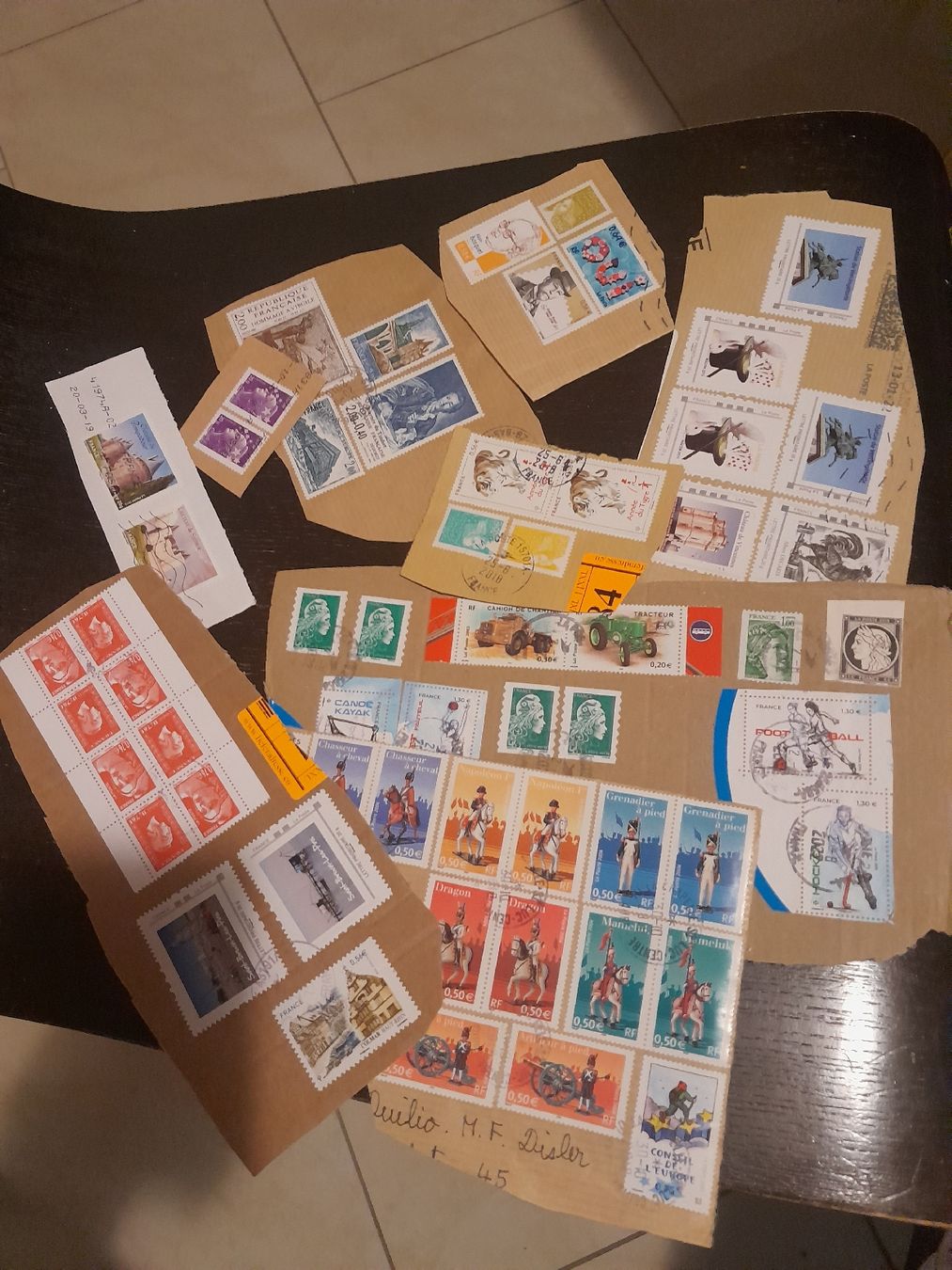 Alle Briefmarken: Collection de timbres divers, idéal pour les collectionneurs – Gebraucht aus Marly von globetrotter1723 1