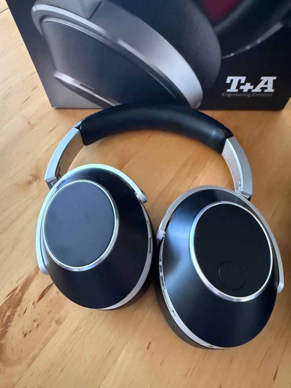 Kopfhörer: T&A Solitaire Audiophile Headphones – Gebraucht aus Genthod von aramismusic
