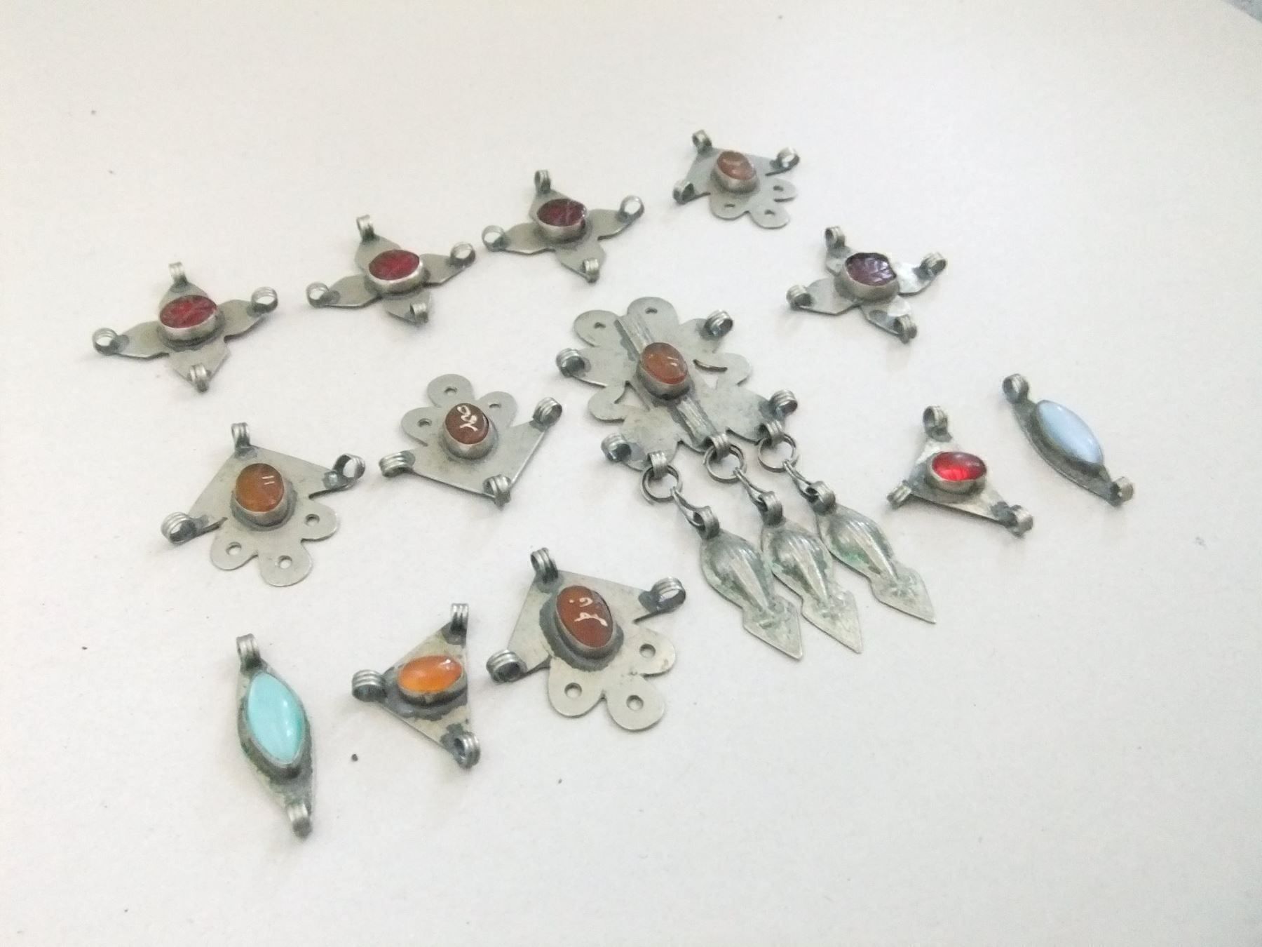Sonstiger Schmuck: Sammlung Antike Schmuckteile Afghanistan Tekke – Gebraucht aus Esslingen von eintagammeer 2