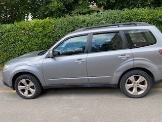 Subaru Autos: Subaru Forester 2.0 TD Silber  2010 – D'occasion à Eglisau par neto01 1