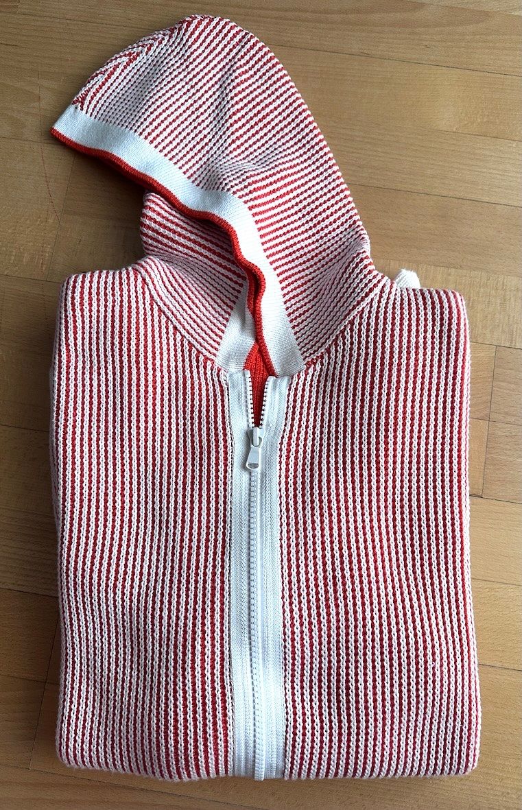 Cinque Giacche: CINQUE - Strickjacke mit Kapuze – Nuovo (secondo la descrizione) da Kloten venduto da Frozenflame 1