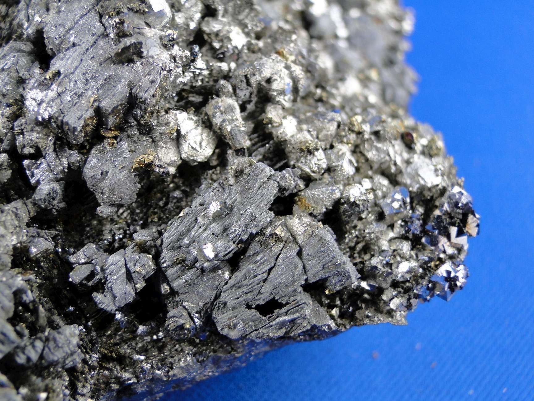 Minerali & Pietre curative: Pyrit psm Pyrrhotit – Usato da Schinznach Bad venduto da Demerald 7