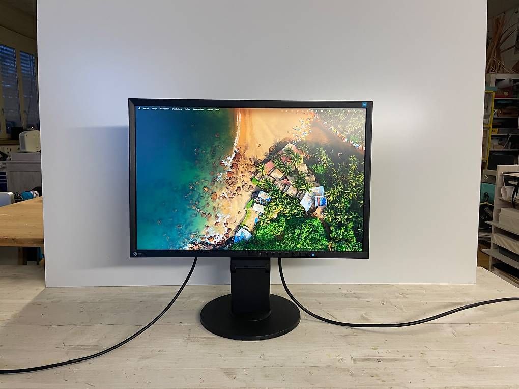 Eizo Monitor: EIZO FlexScan EV2216W Einzeln 35.- 4 Stück 110.- – Usato da Allschwil venduto da joe_gql9