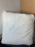 Grand Coussin maison du monde blanc fausse fourrure doux