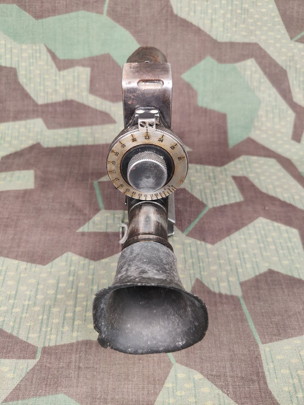 Schweizer Armee Armi bianche: Zielfernrohr zu MG11 mit Tragetasche – Usato da Bauma venduto da SwissMilitaria 6