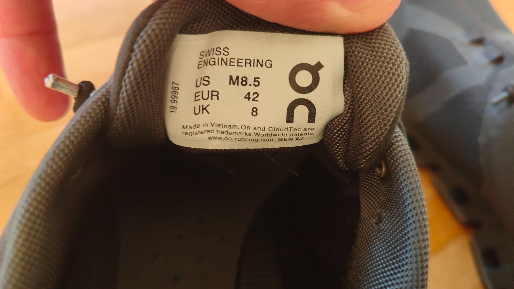 Scarpe da uomo: On Cloud Schuhe, Grösse 42 (wasserfest) – Nuovo (secondo la descrizione) da Uster venduto da swissness11 4