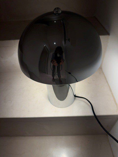 Lampes: Tischampe Metall silberfarbig, neuwertig – D'occasion à Basel par VIO100 1