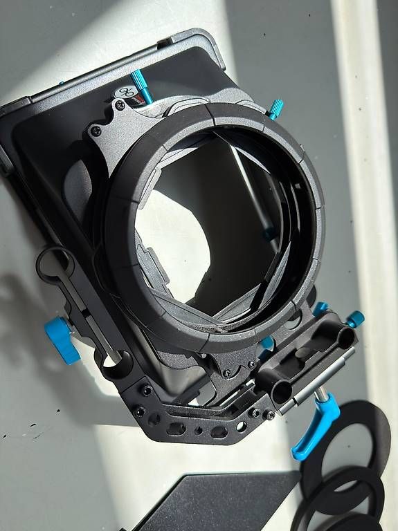 Unità & Adattatore: FOTGA DP3000 Matte Box – Nuovo (secondo la descrizione) da Le Lignon venduto da EAS 2