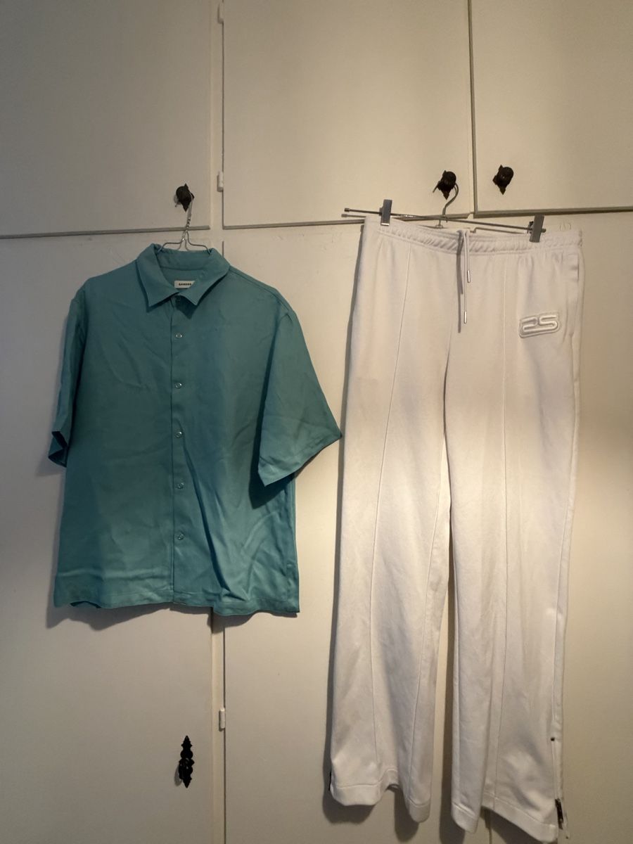 Sandro Lotti di vestiti: Set Sandro con camicia  azzurra e pantalone bianco – Nuovo (secondo la descrizione) da Lugano venduto da can_xdd8