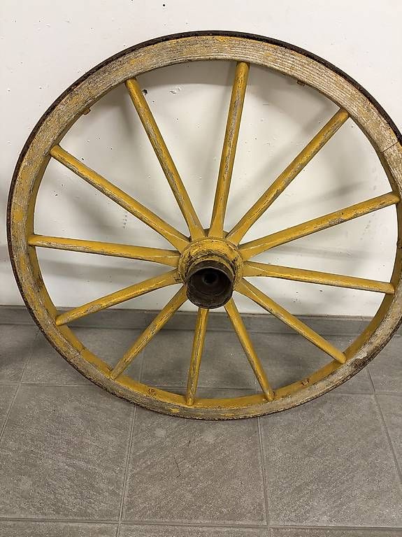 Pneumatici & Ruote complete: Wagenrad antik von Postwagen – Usato da Wimmis venduto da Berni78 2