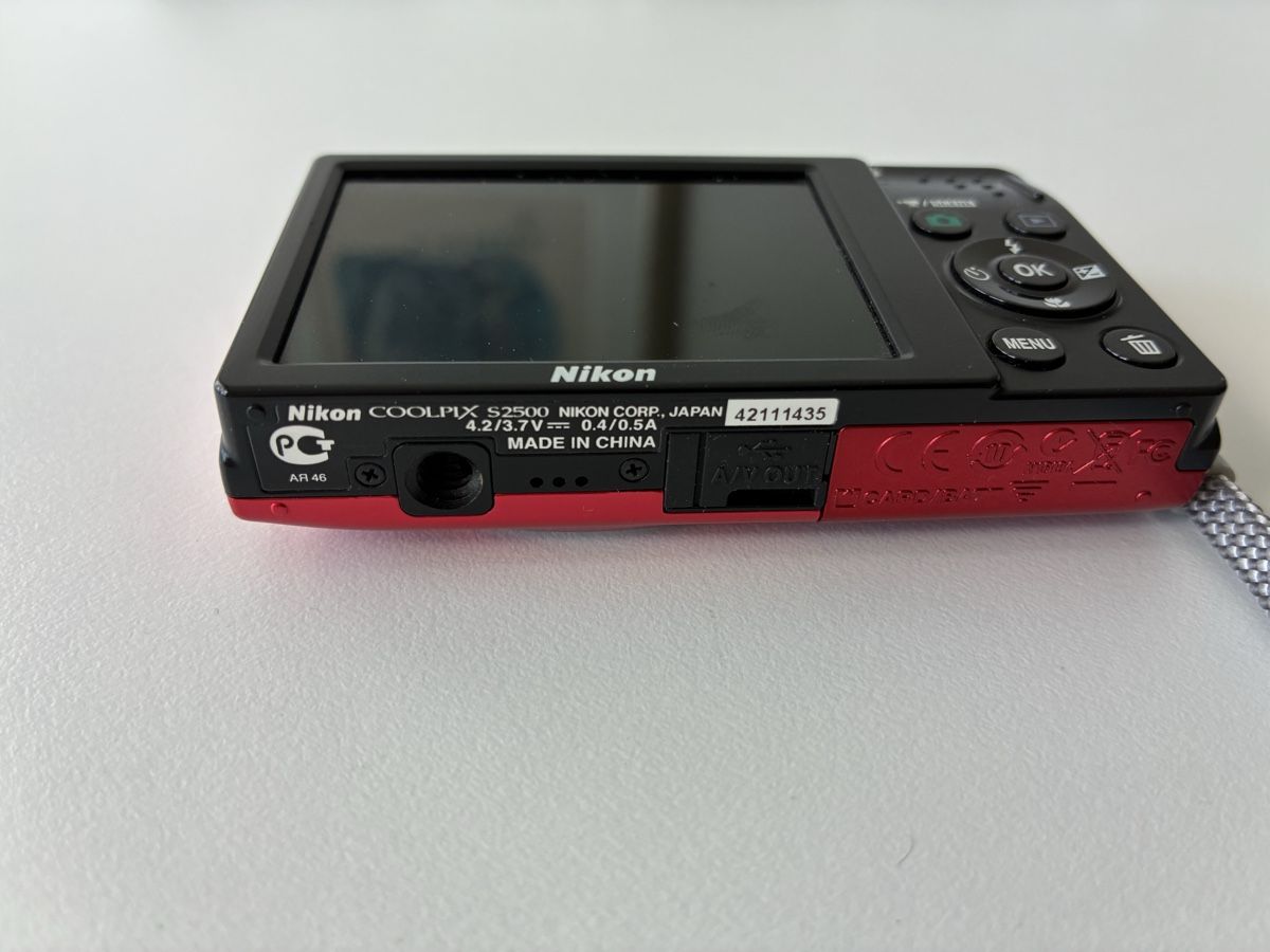 Nikon Appareil photo: Nikon Coolpix aus Hausräumung  – Défectueux à Chur par Knokno199 2