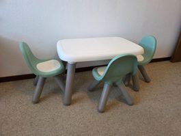 Smoby Kindertisch und drei Stühle (Set)
