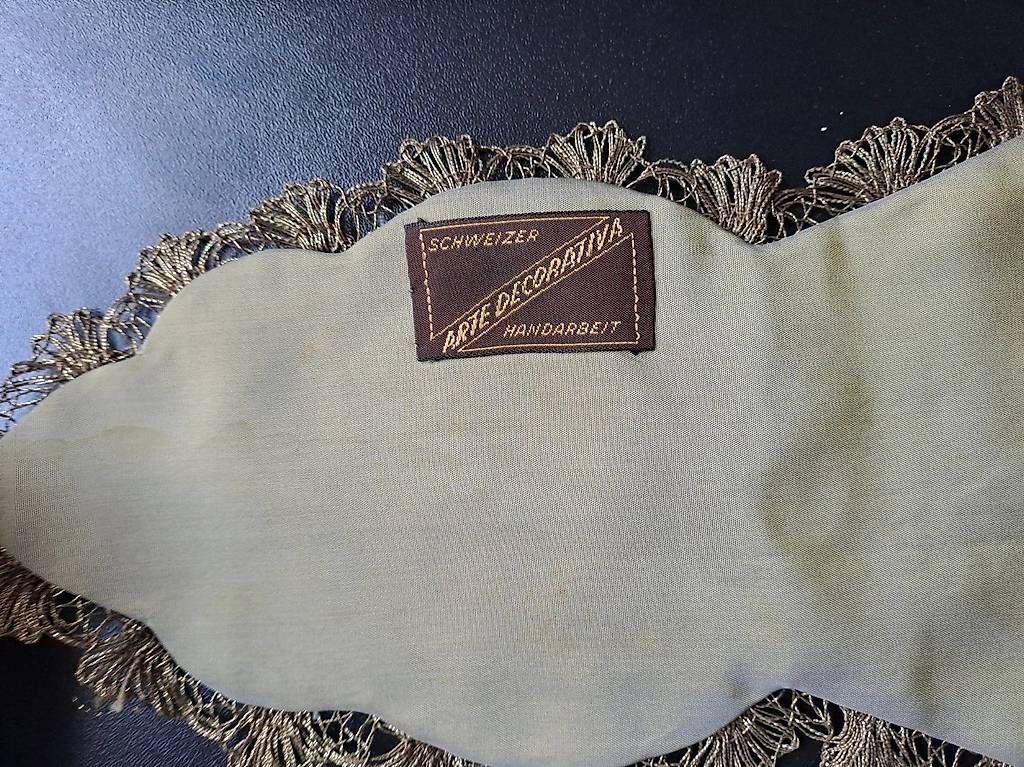 Altra biancheria da tavola: Schweizer Handarbeit Tischdecke Vintage – Usato da Basel venduto da yag2ru 2