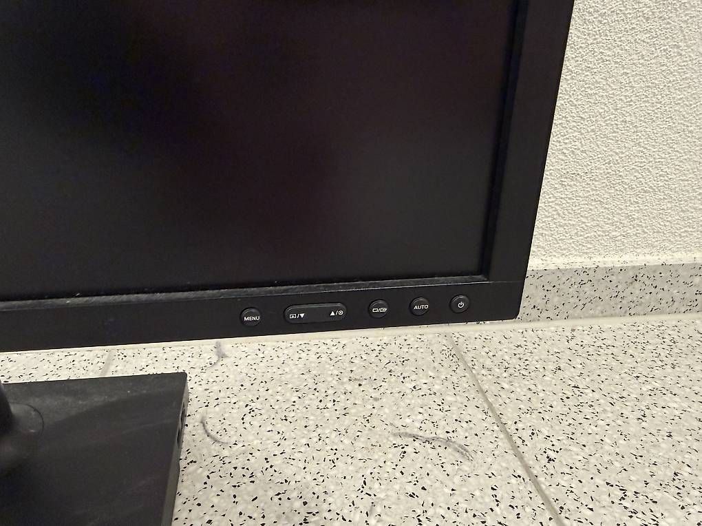 Ecrans: Bildschirm Samsung – D'occasion à Zürich par mel_v8qp 2