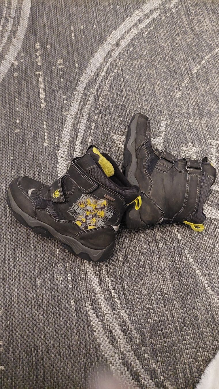 Scarpe per ragazzi: Kinder Stiefel Transformers Grösse 30 – Usato da Egolzwil venduto da mobiledeluxe 2