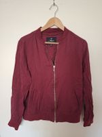 Weinrote Sommerjacke