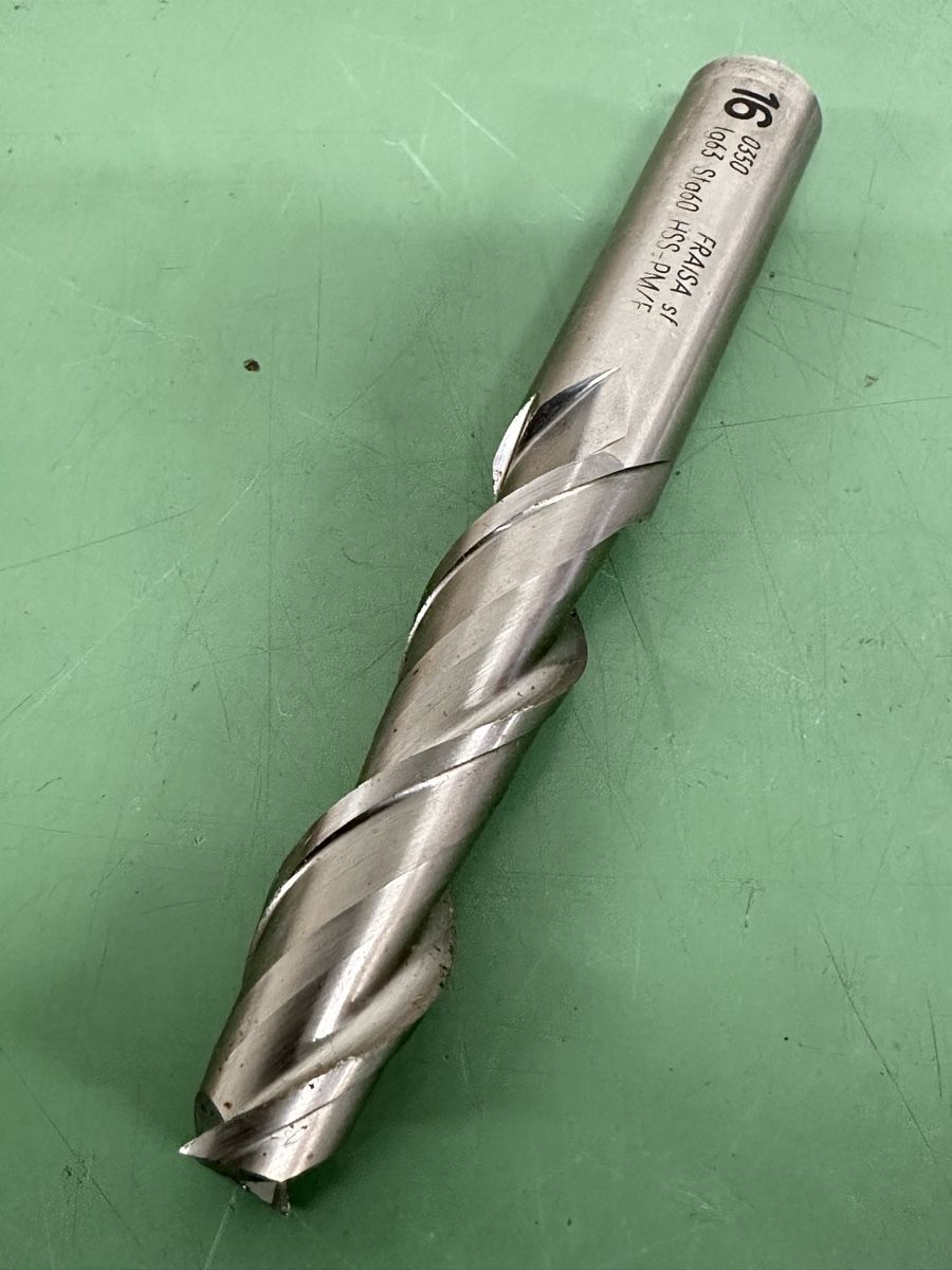 Tutti gli attrezzi: 4x HSS End Mills, Schaftfräser. – Usato da Aarberg venduto da SNMachines 4