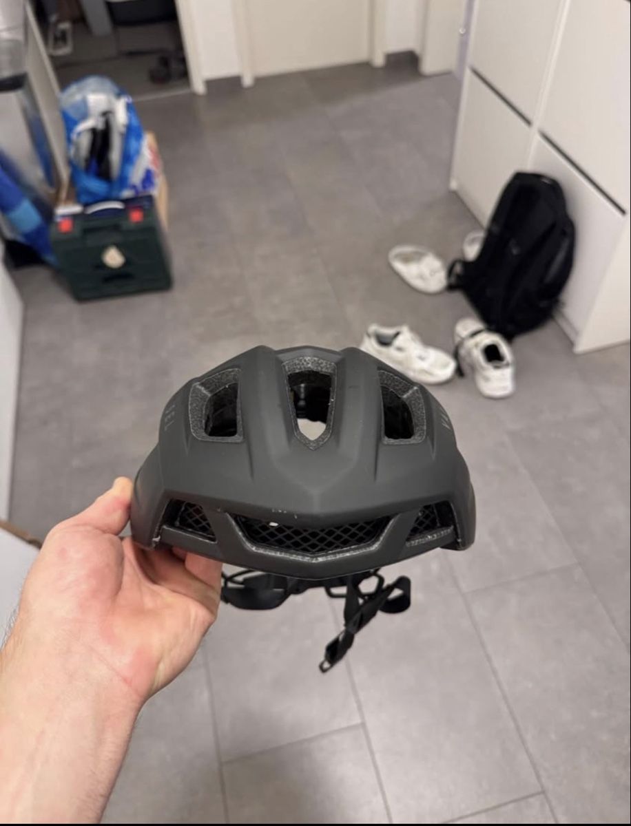 Van Rysel Casques: Casque vélo Van Rysel noir L – Neuf (Voir description) à Biel/Bienne par Lor_jxl2 1