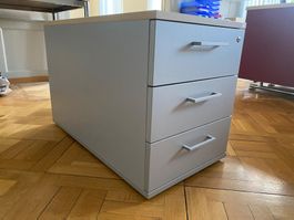 Kommode/Schubladenstock Metall mit Holzplatte abschliessbar
