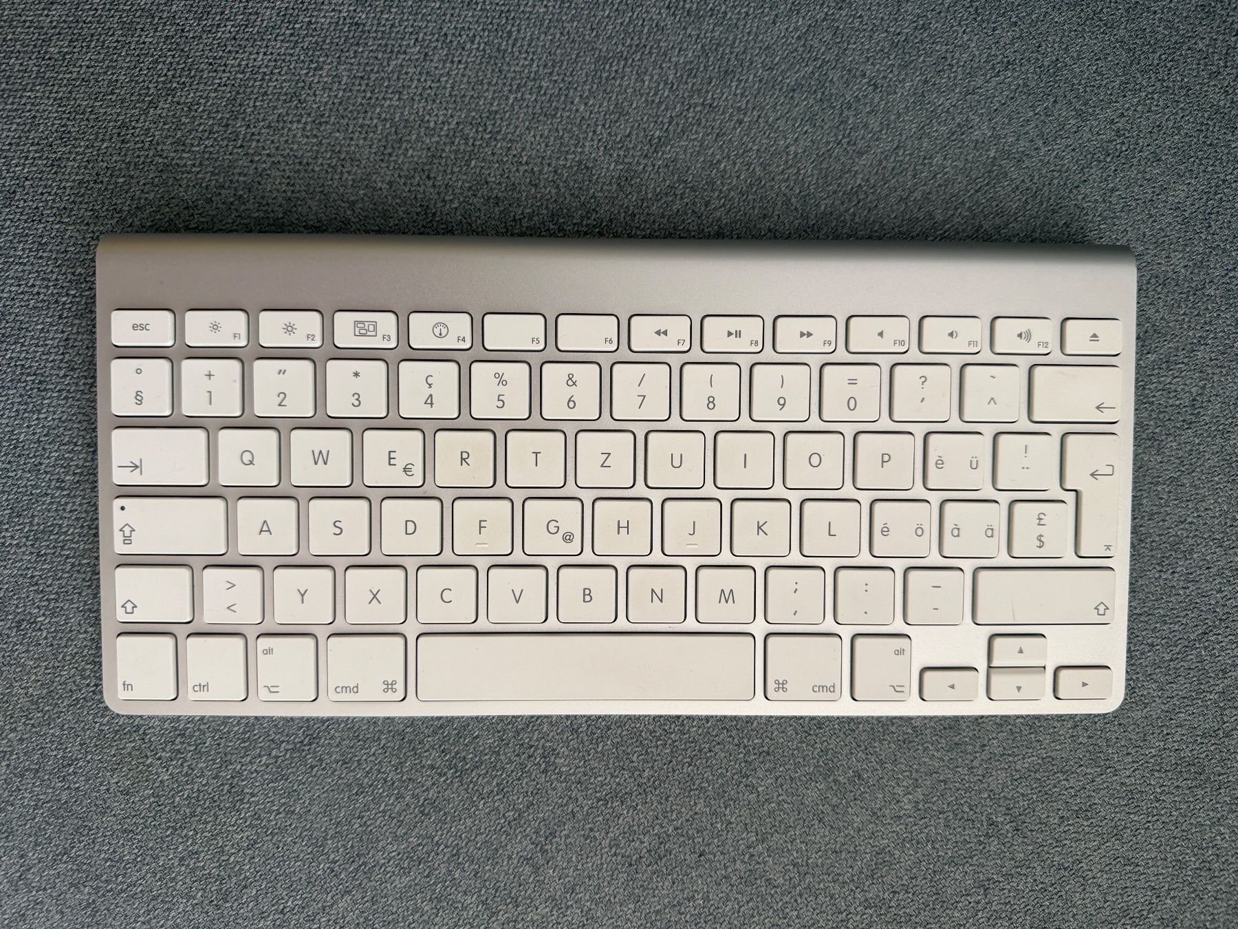 Apple Claviers: Apple Wireless Keyboard (Vorgänger des Magic Keyboards) – D'occasion à Wiesendangen par Bodensee-TG