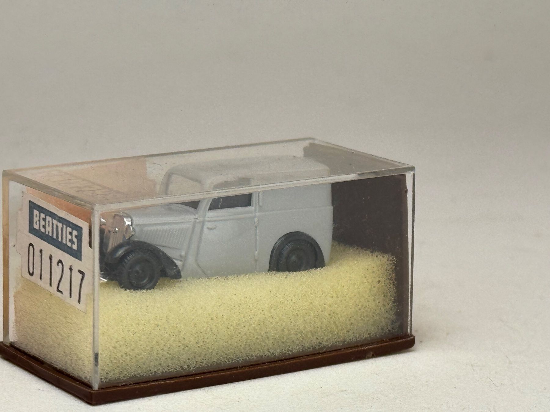 Brekina Modellini d'auto: GB1- Brekina Auto Union Kasten grau – Usato da Elm venduto da Wikmtz