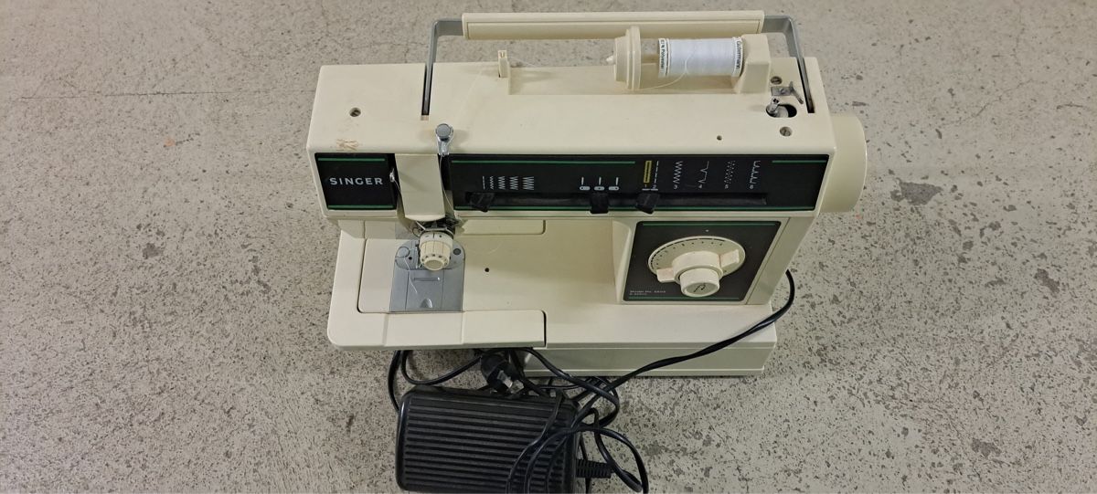 Singer Macchine da cucire: Singer Nähmaschine – Usato da Dübendorf venduto da hirbe-51g 1