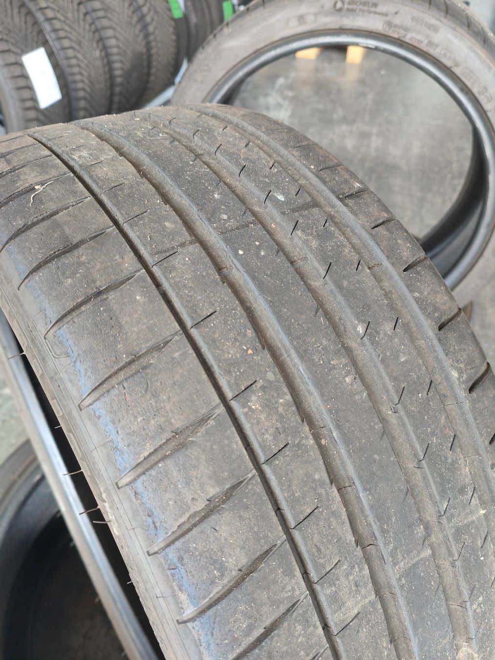 Michelin Pneumatici & Ruote complete: Tesla Sommerreifen – Usato da Oberengstringen venduto da Reifen-Lagerverkauf 5