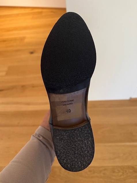 Scarpe da donna: Wunderschöne Calpierre Leder-Stiefelette  / Grösse 40 – Usato da Sils im Domleschg venduto da Togarini 3