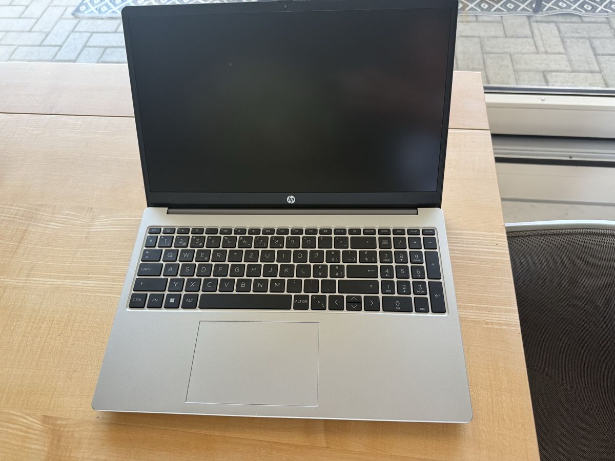 Hewlett Packard Notebooks: HP 255 G10 Notebook – Gebraucht aus Meilen von Aqualinas