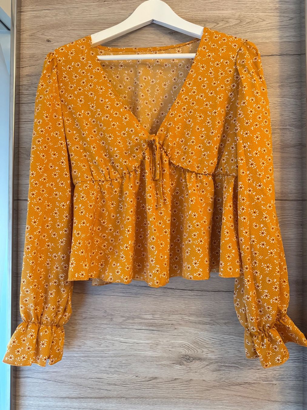 Camicette: Wunderschöne Bluse, Senffarben, Blumenmuster, Grösse XL! – Nuovo (secondo la descrizione) da Au ZH venduto da FMRF