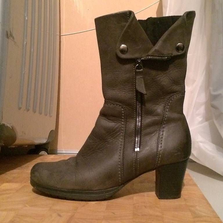 Scarpe da donna: Echtleder-Stiefeletten, Gr 38/39 – Usato da Köniz venduto da renoo