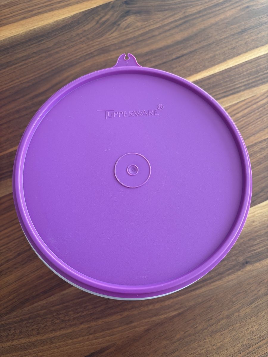 Ciotole: Tupperware Set, 2 Schüsseln mit Deckel, vielseitig – Usato da Safenwil venduto da MirjamG03 1