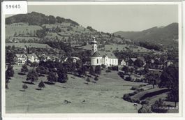 Gommiswald - Dorfansicht mit Kirche