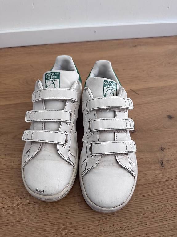 Schuhe für Jungen: Adidas Stan Smith Turnschuhe, Grösse 35 – Gebraucht aus Birmensdorf ZH von FiKaVa 1