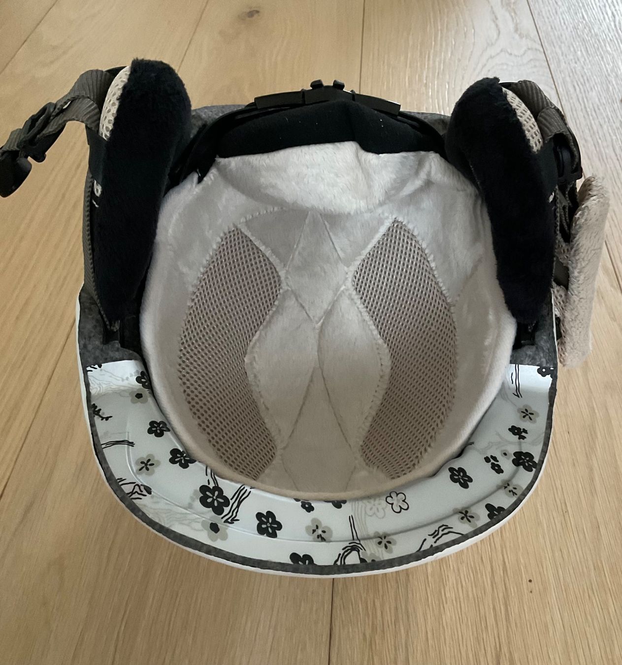 Uvex Caschi: Skihelm Damen Marke uvex – Usato da Amriswil venduto da Chmm1 4