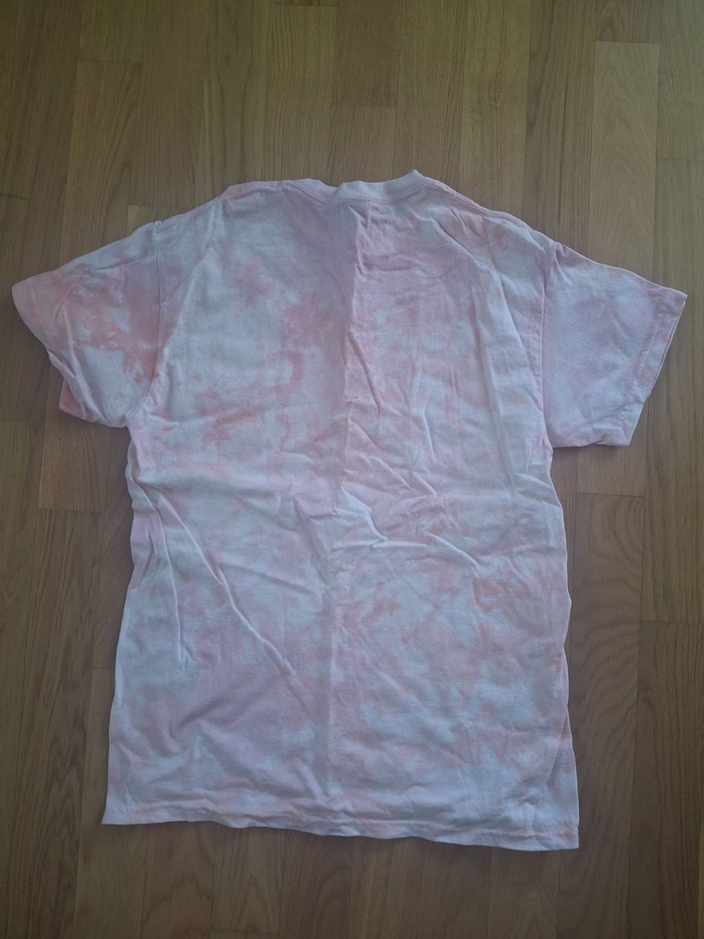 T-shirt: Batik T-Shirt – Nuovo (secondo la descrizione) da Luzern venduto da gab_726g 1