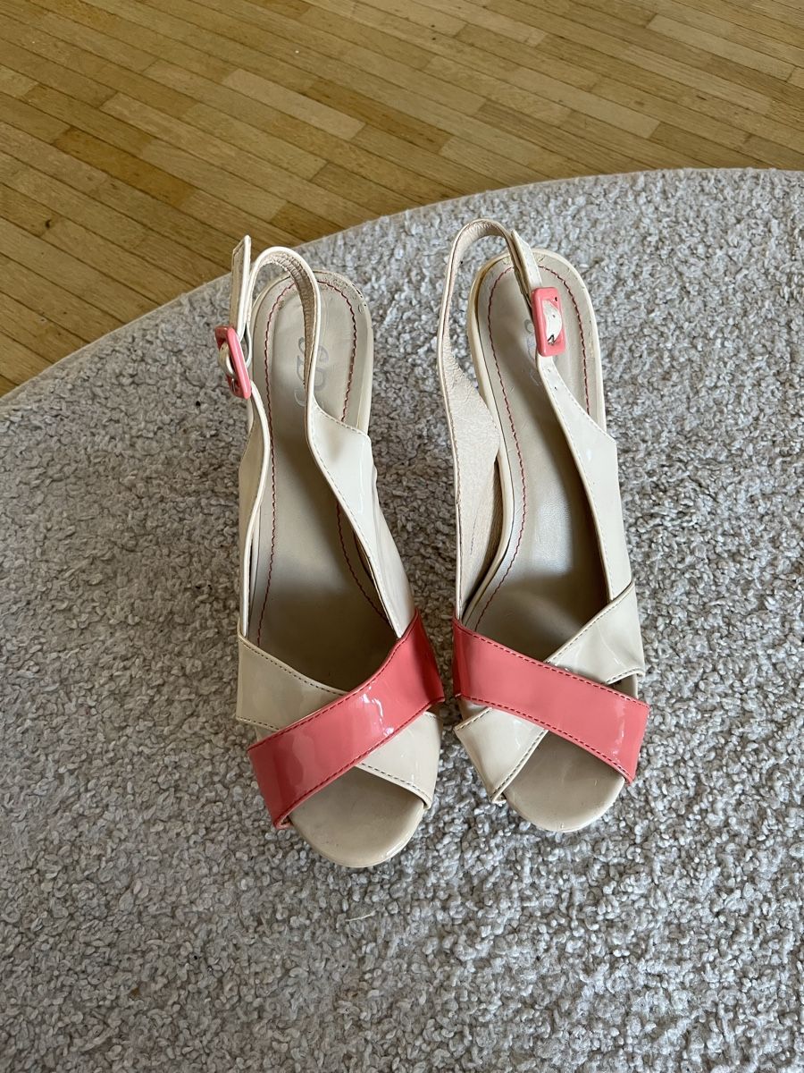 Scarpe da donna: Sommer Sandaletten mit Absatz, Gr 39 – Usato da Basel venduto da JJ.Elena 2