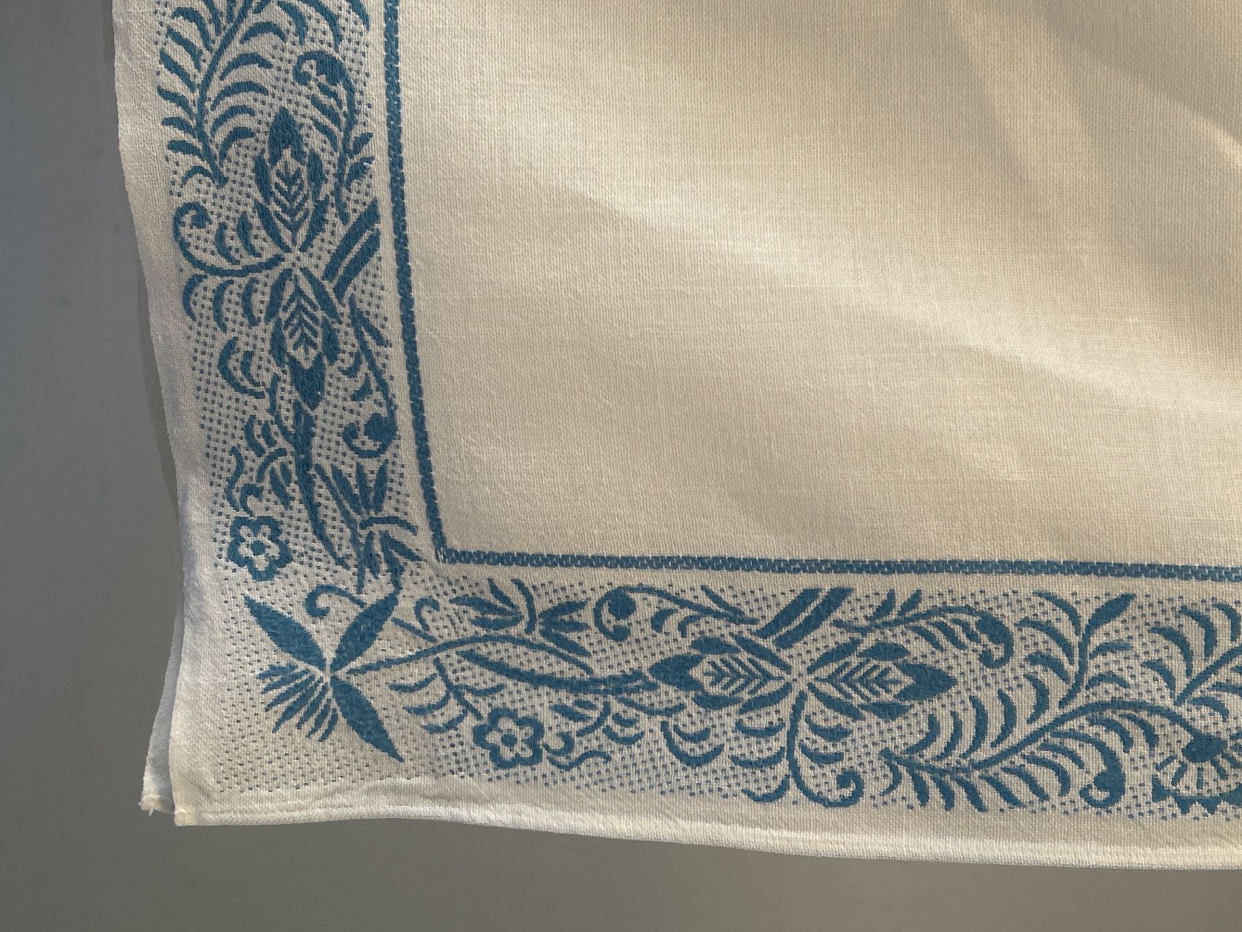 Altra biancheria da tavola: Tischdecke cremefarbig und Muster mit 3 Servietten – Usato da Brunnen venduto da Nala2929 4