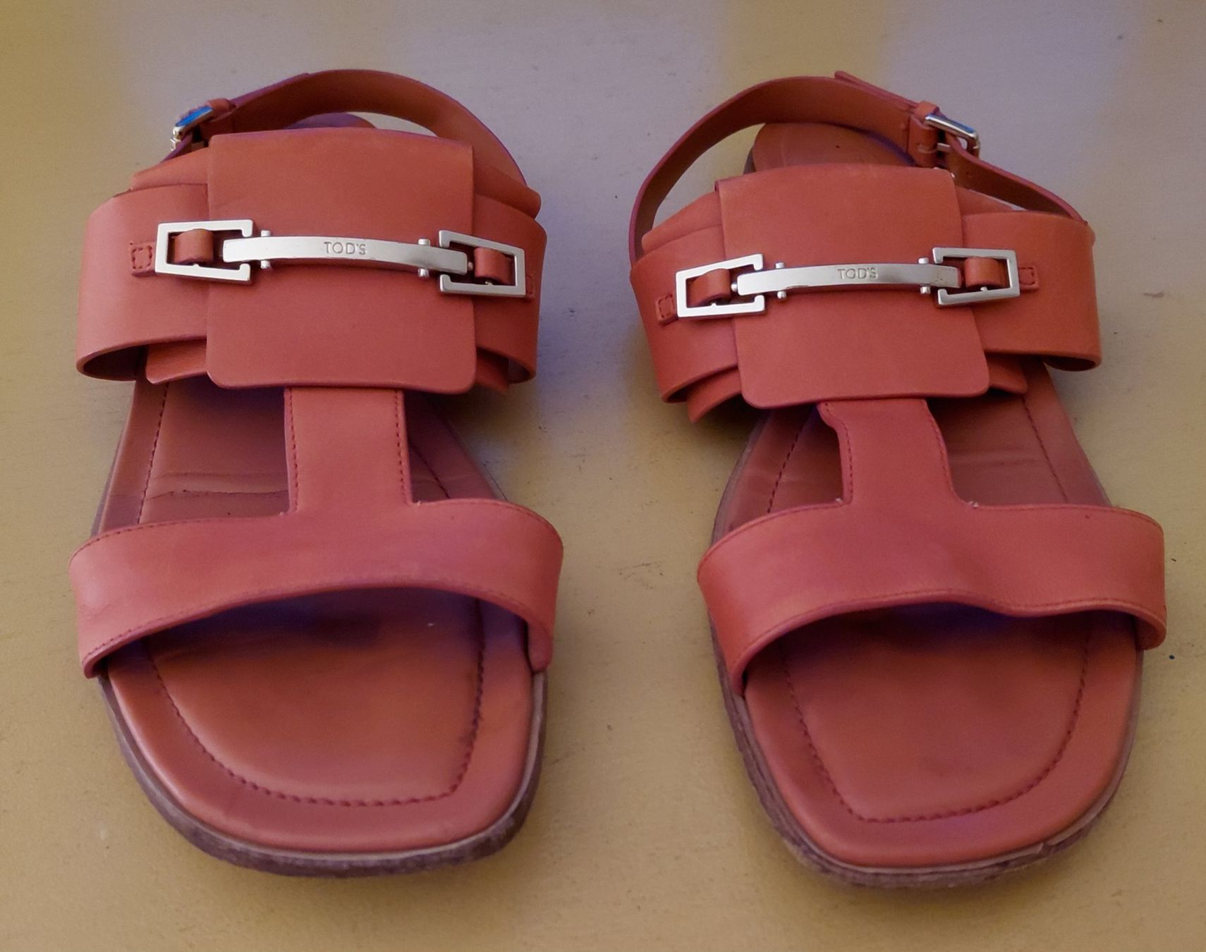Tod'S Damenschuhe: TOD'S  Sandalen – Gebraucht aus Ossingen von Schaffhausen333
